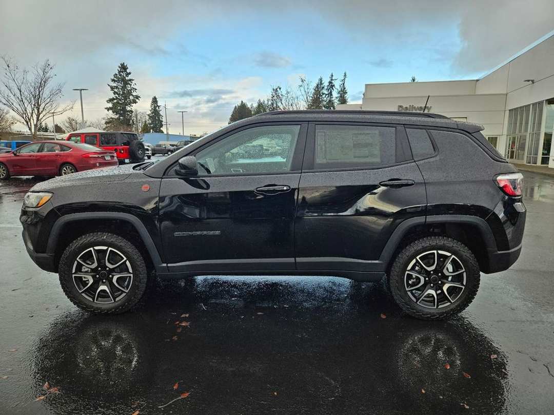 2026 Jeep Compass Trailhawk - Image 3