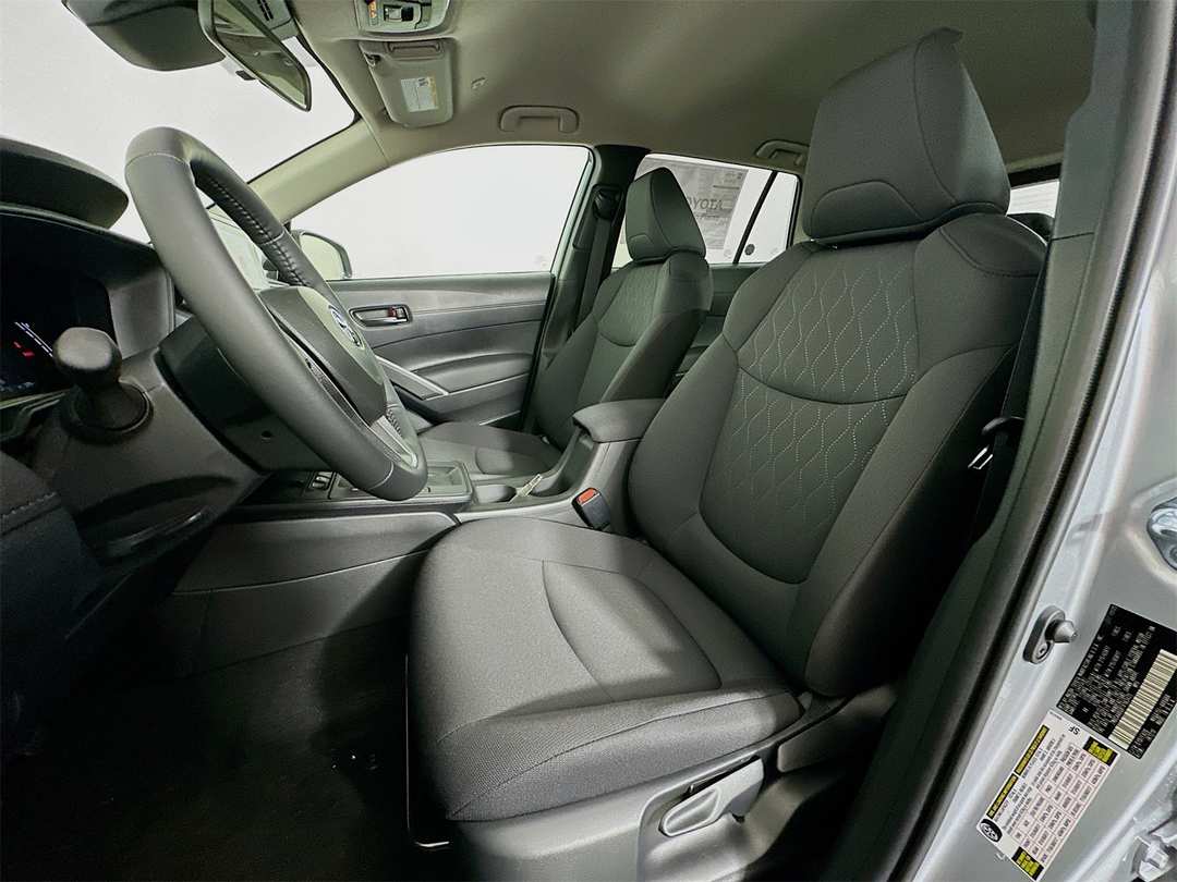 2026 Toyota Corolla Cross LE - Image 21