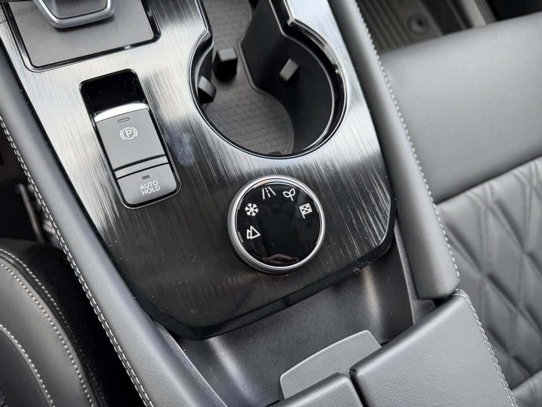 2026 Nissan Rogue Platinum - Image 26