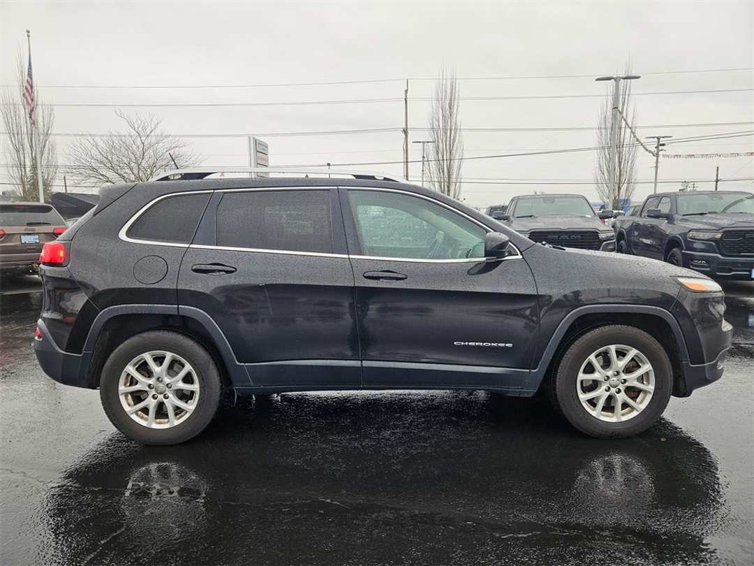 2016 Jeep Cherokee Latitude - Image 7