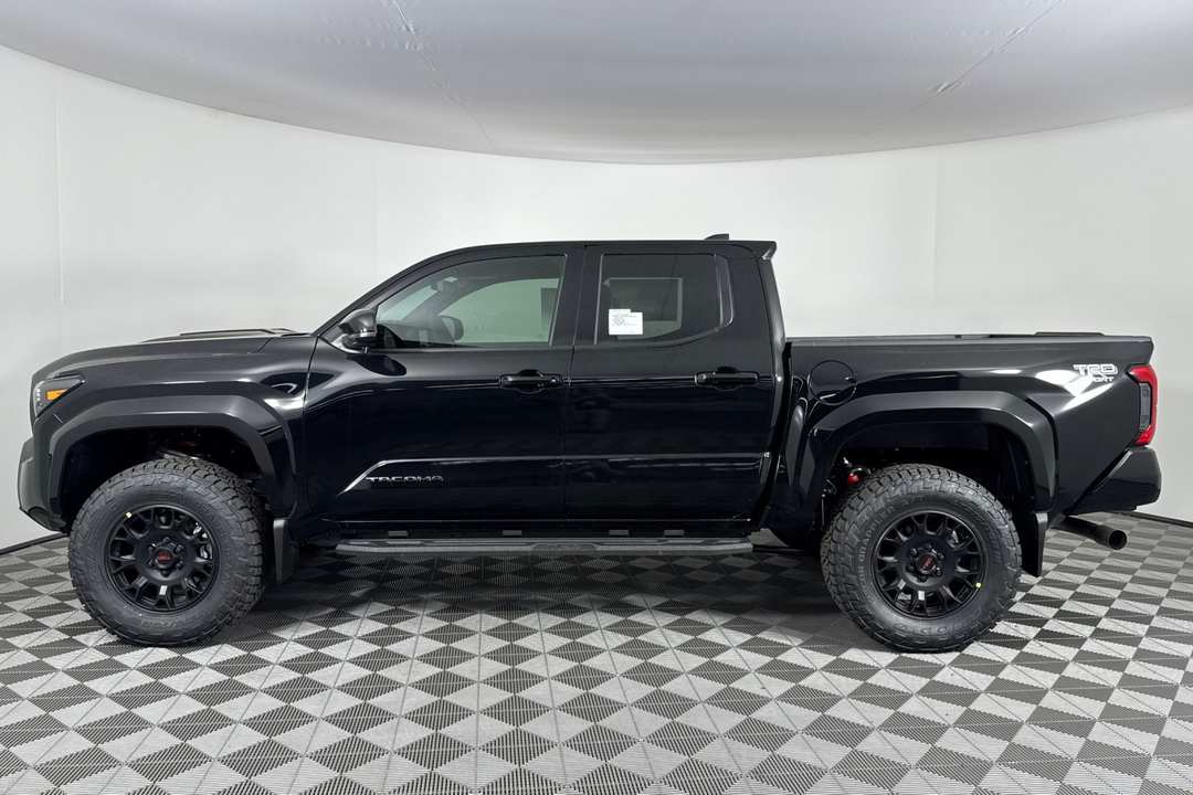 2025 Toyota Tacoma TRD Sport - Image 7