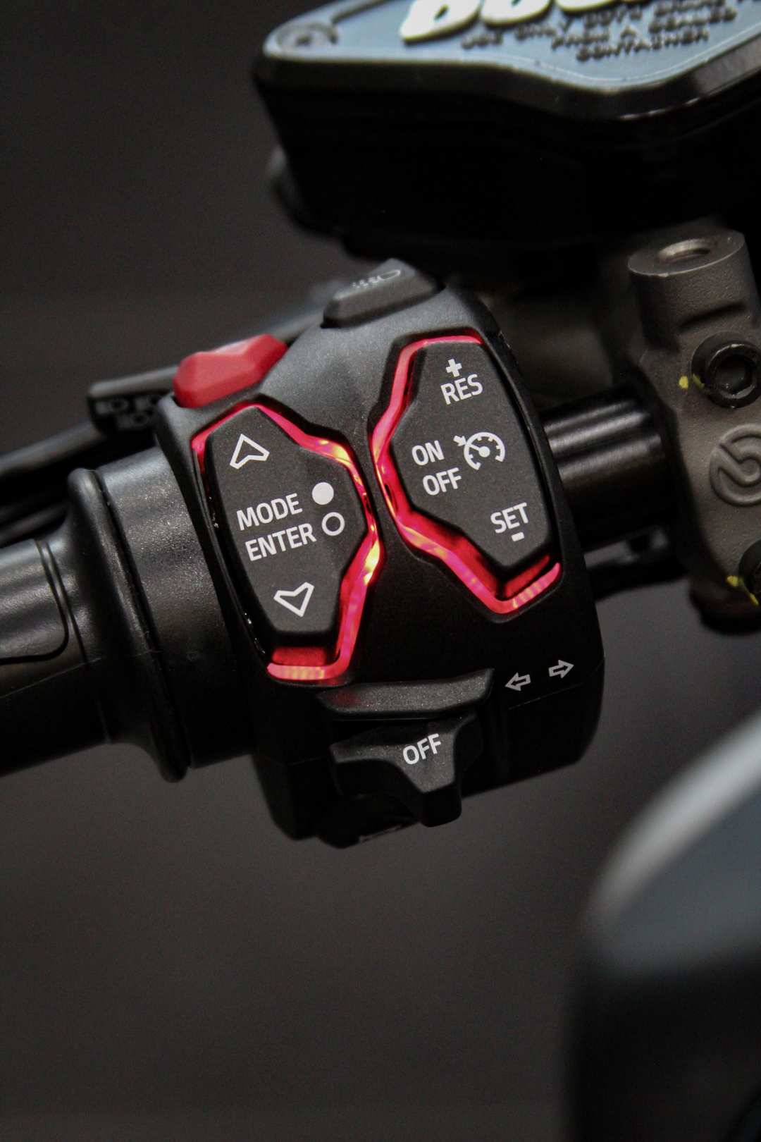 2024 Ducati Diavel V4 - Image 13