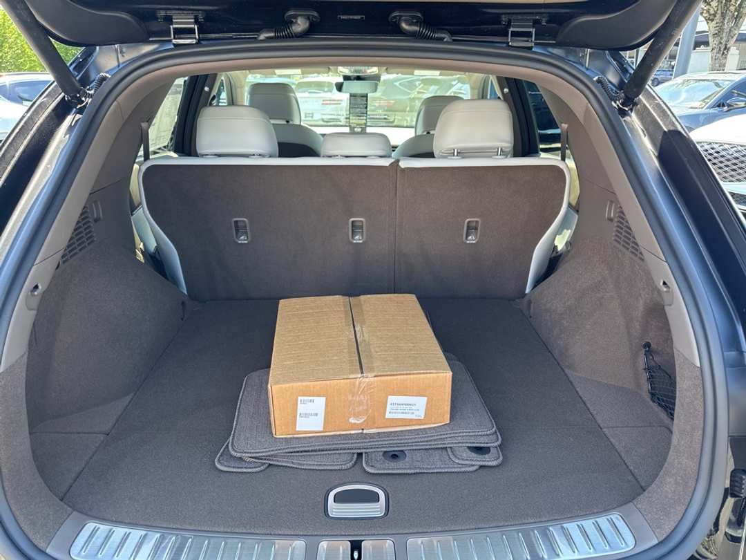 2026 Genesis Electrified Gv70 - Image 13