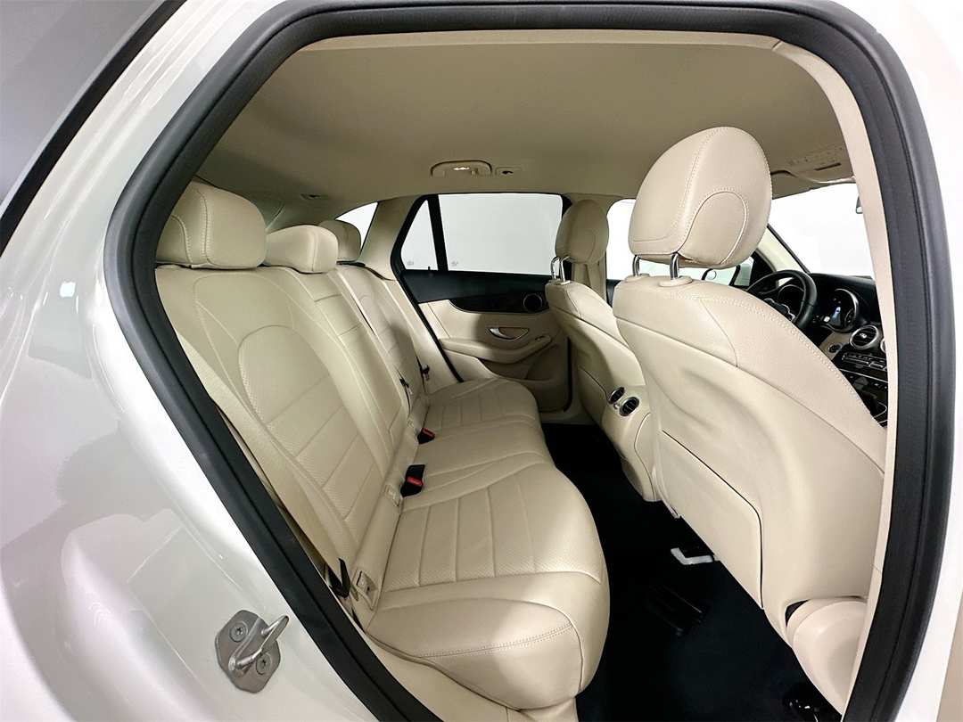 2020 Mercedes-Benz GLC GLC 300 - Image 24