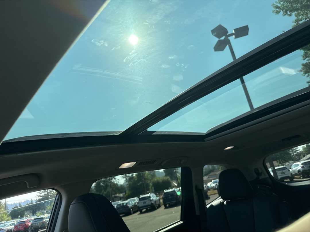 2025 Subaru Ascent Onyx Edition Touring - Image 60