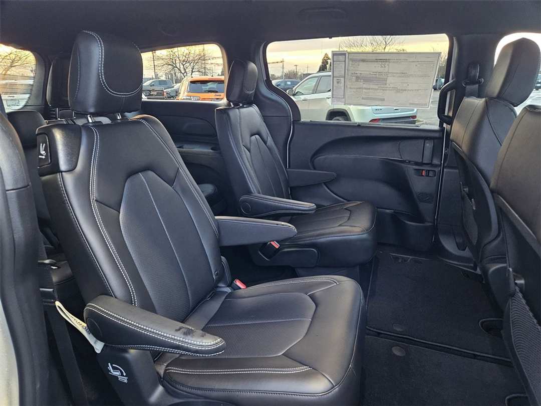2026 Chrysler Voyager LX - Image 34