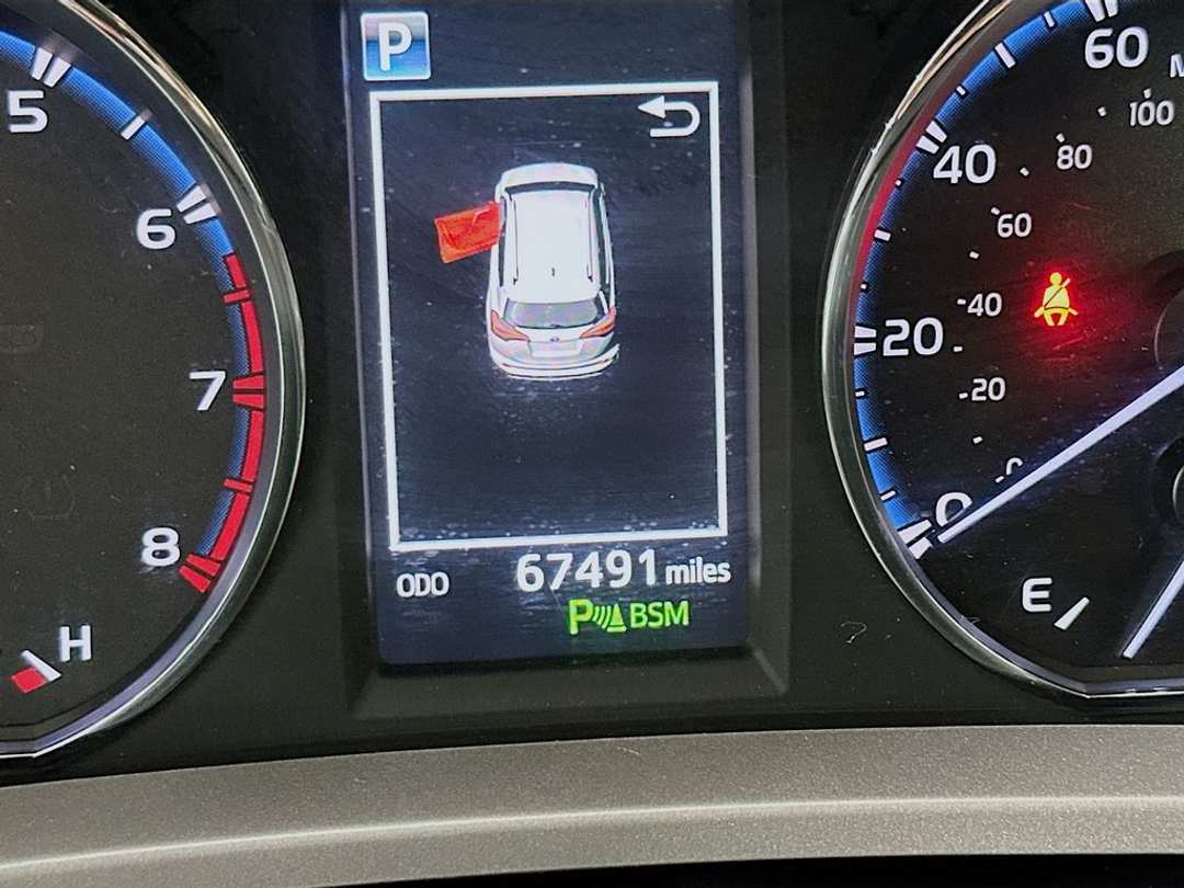 2018 Toyota Rav4 Limited - Image 13