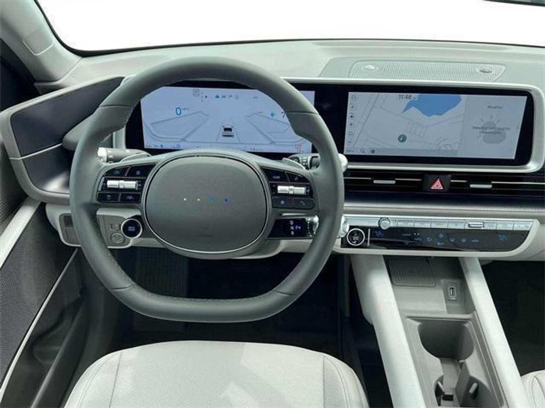 2025 Hyundai Ioniq 6 SEL - Image 17