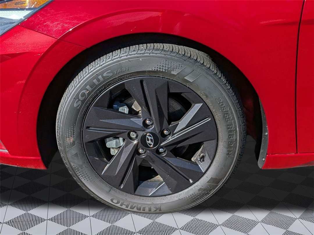 2022 Hyundai Elantra SEL - Image 32