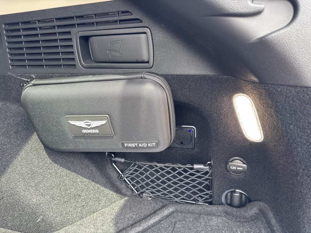 2026 Genesis Electrified Gv70 - Image 14