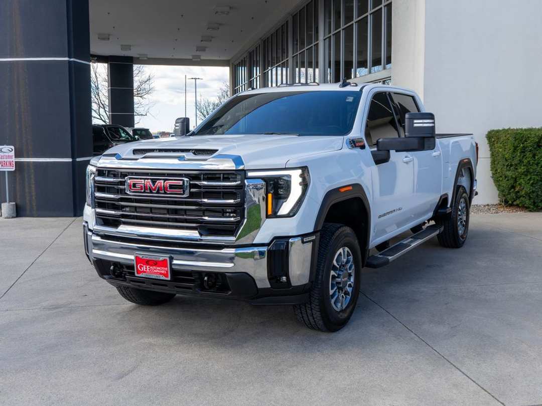 2025 GMC Sierra 3500Hd SLE - Image 3