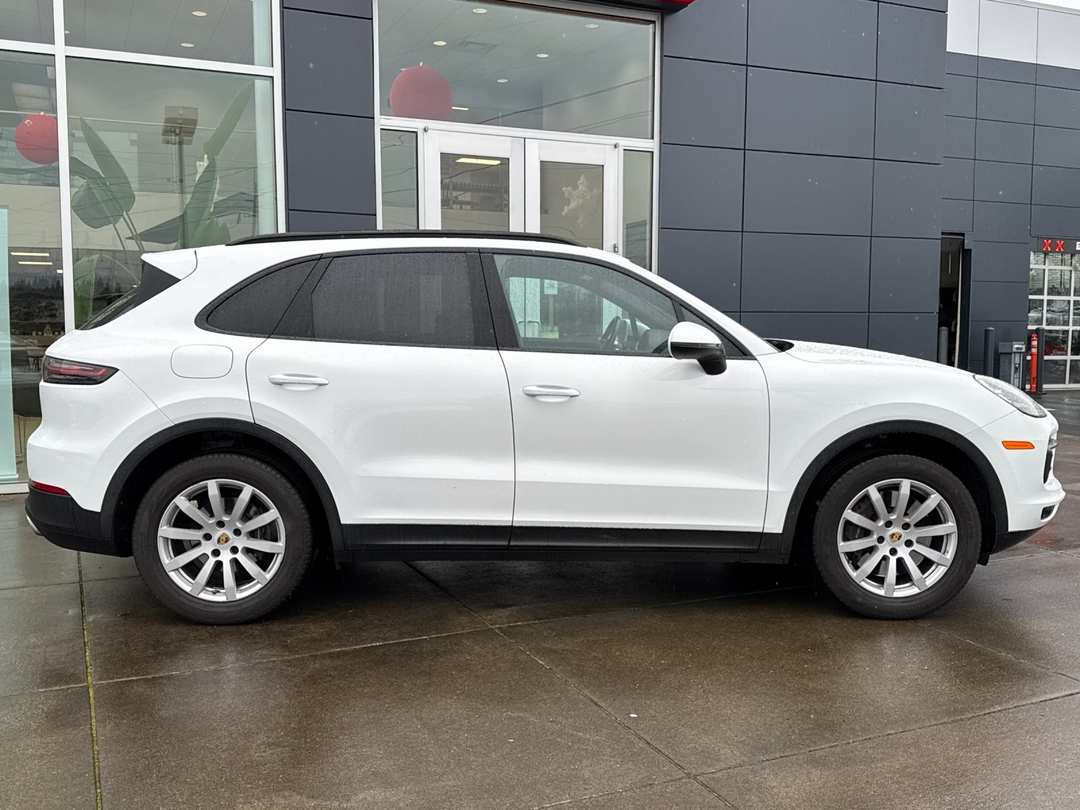 2021 Porsche Cayenne Base - Image 2