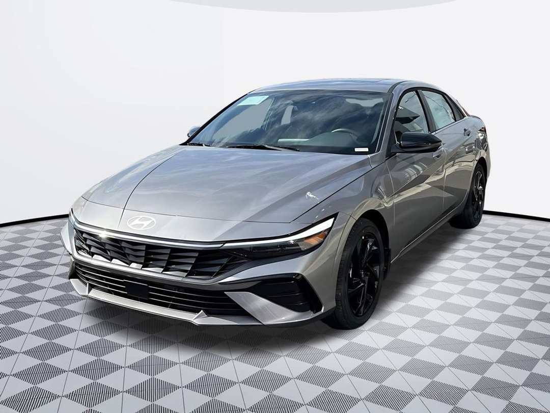 2026 Hyundai Elantra SEL Sport - Image 3