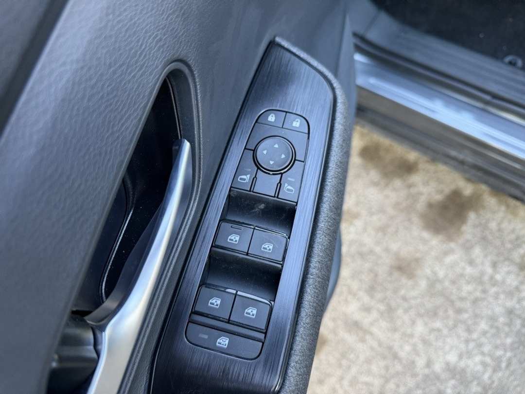 2026 Nissan Kicks SV - Image 12