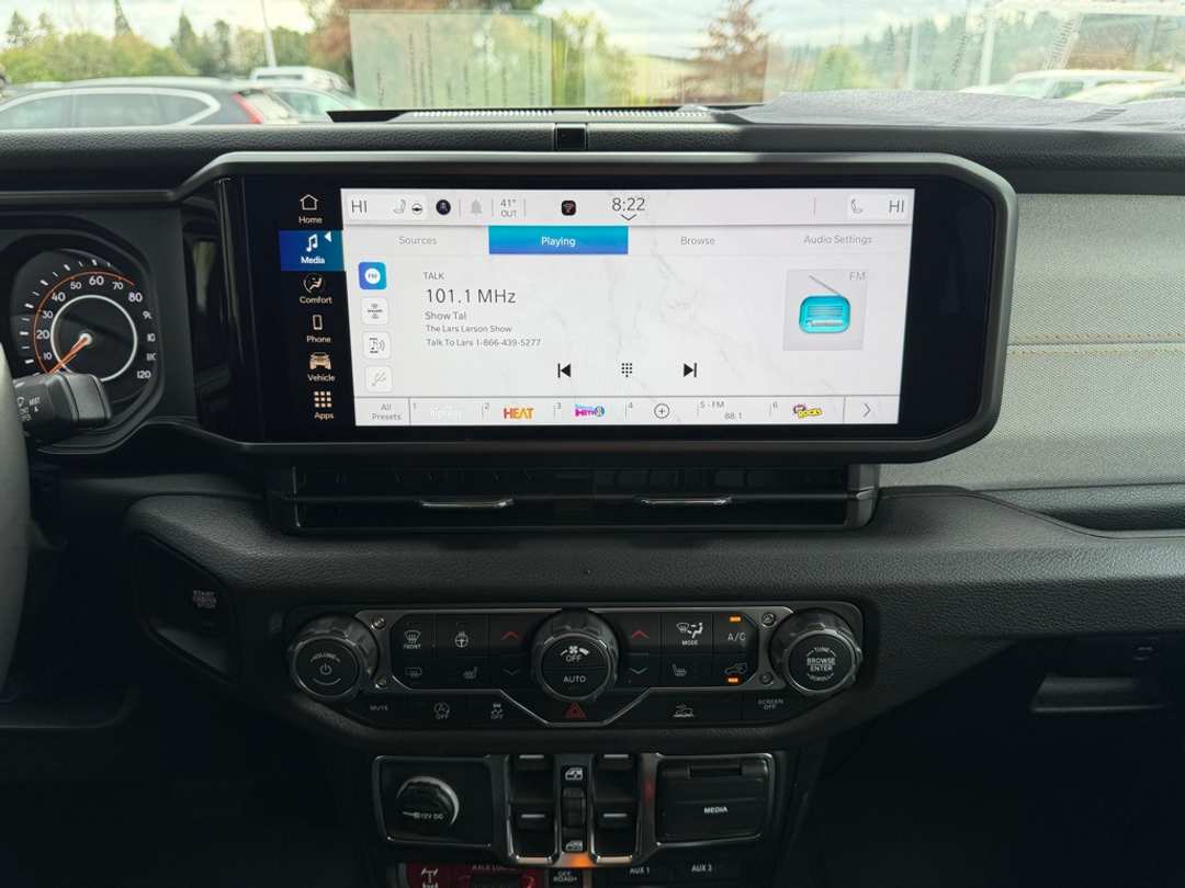 2026 Jeep Wrangler Willys - Image 21