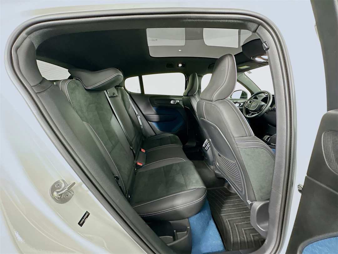 2023 Volvo C40 Recharge Pure Twin Plus - Image 28