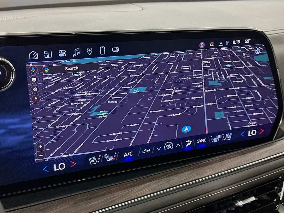 2025 Chevrolet Suburban Premier - Image 13