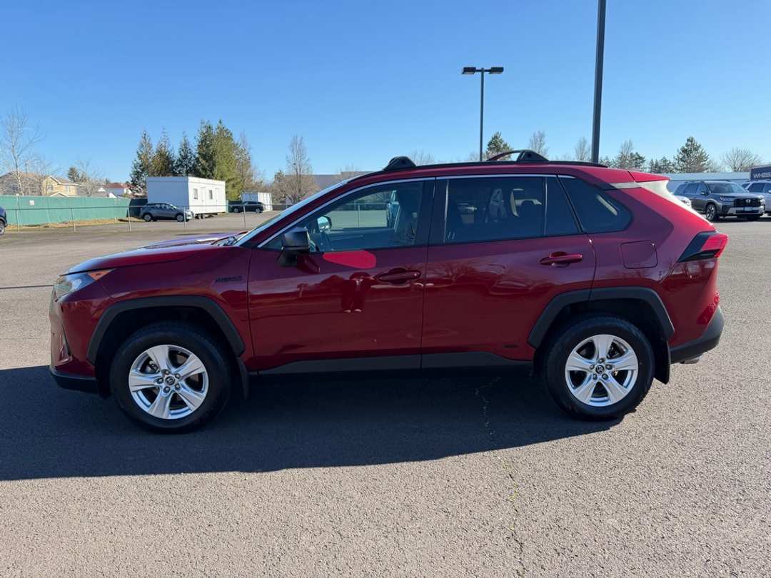 2019 Toyota Rav4 LE - Image 5