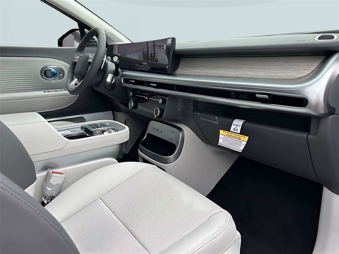 2026 Hyundai Ioniq 9 Performance Limited - Image 28
