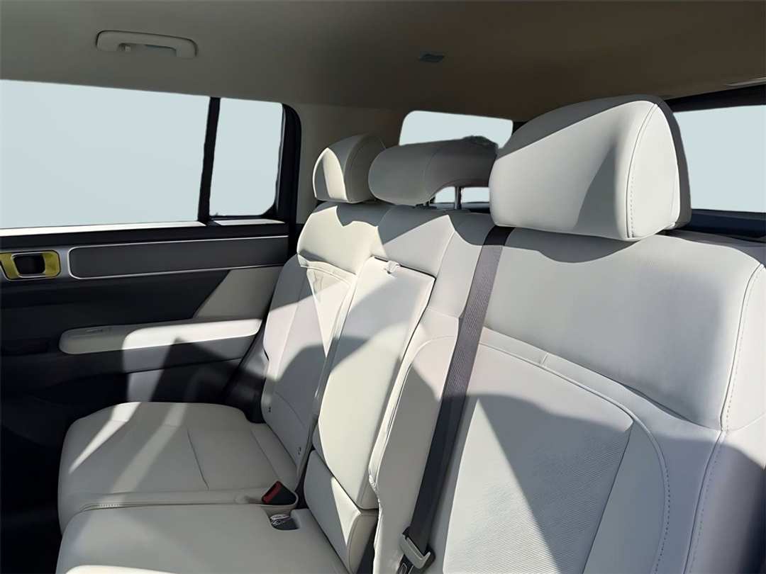 2026 Hyundai Santa Fe SE - Image 28