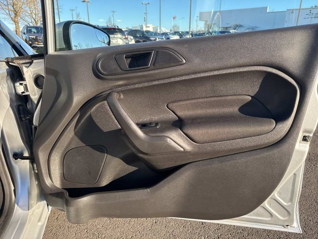 2018 Ford Fiesta SE - Image 24