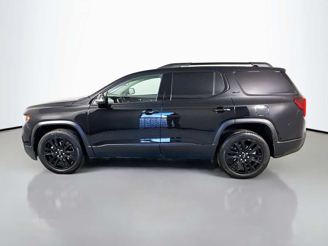 2023 GMC Acadia SLT - Image 2