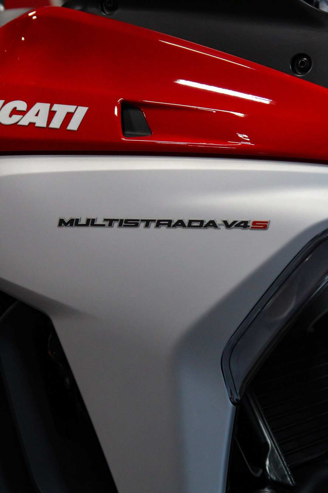 2024 Ducati Multistrada V4 S Travel & Radar - Image 4
