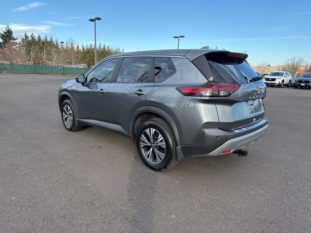 2022 Nissan Rogue SV - Image 5