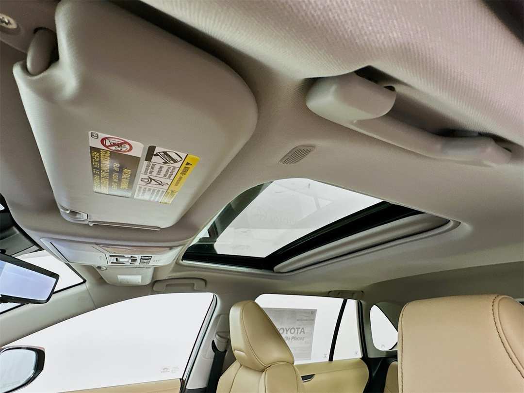 2025 Toyota Rav4 XLE Premium - Image 23