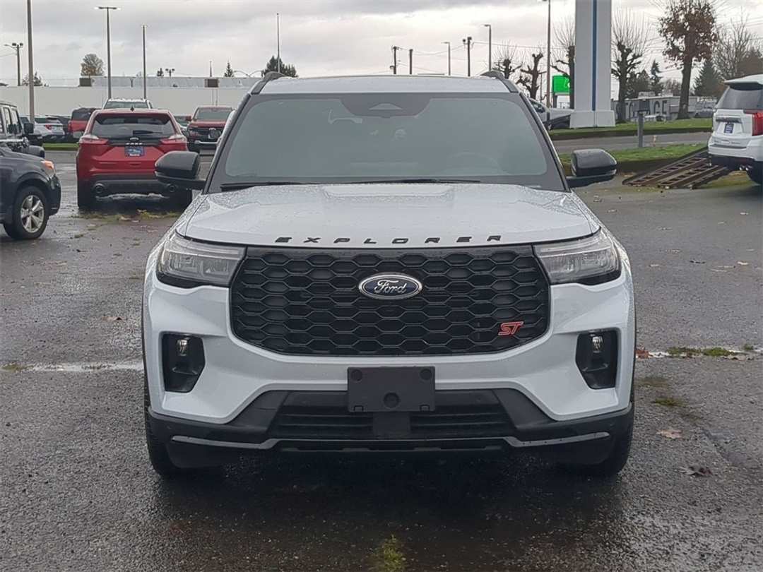 2026 Ford Explorer ST - Image 8
