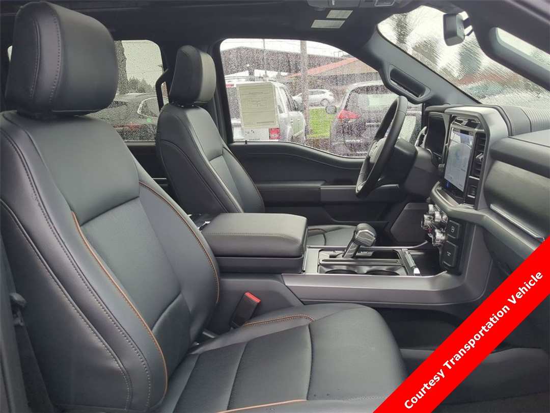 2025 Ford F-150 Lariat - Image 32