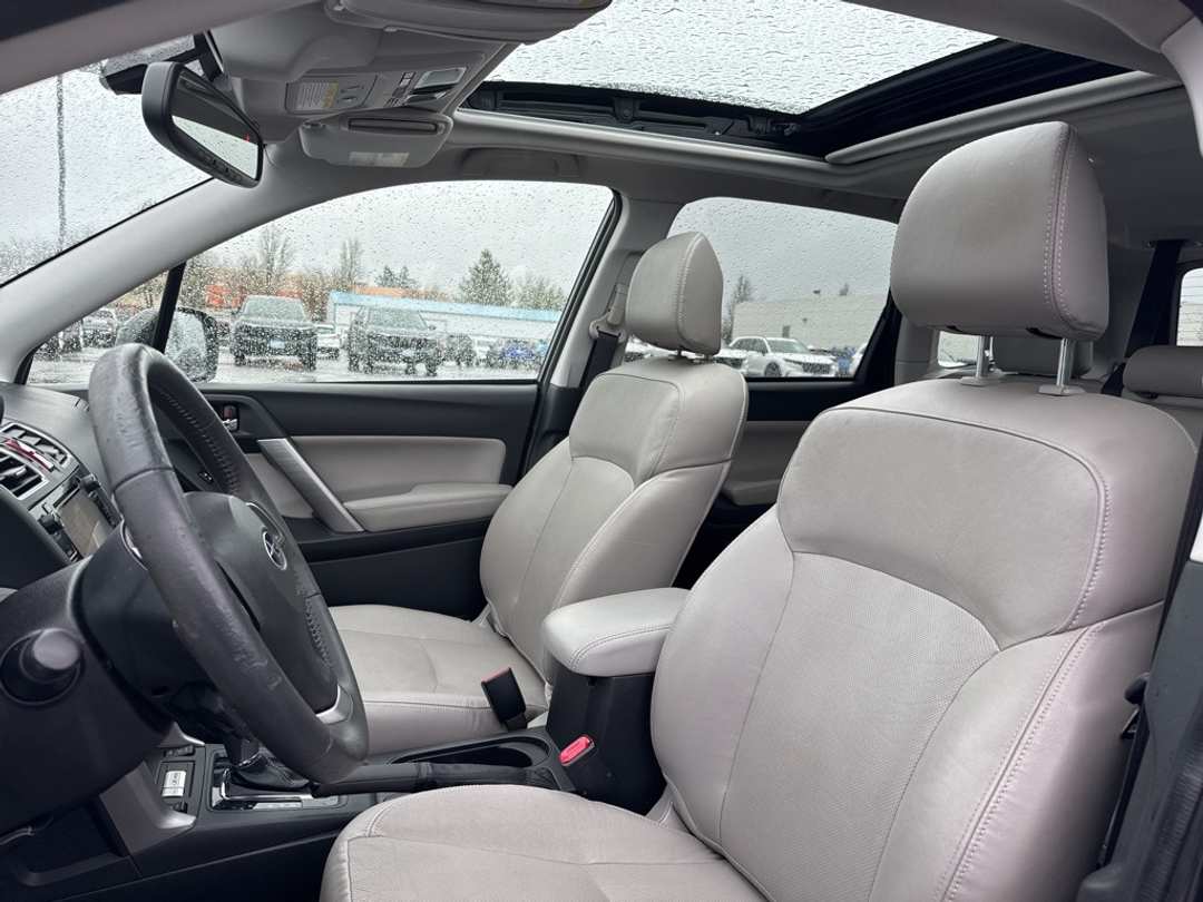 2016 Subaru Forester 2.5i Touring - Image 9