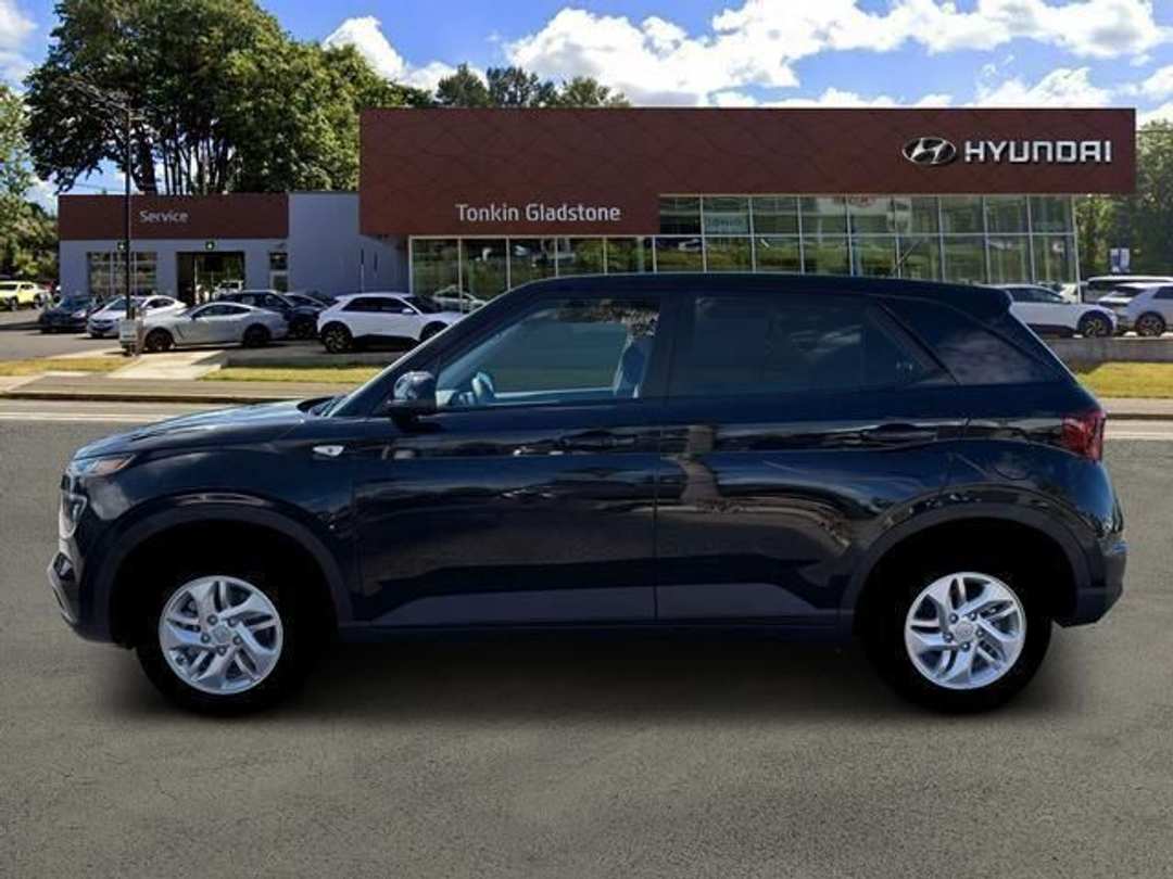 2026 Hyundai Venue SE - Image 3