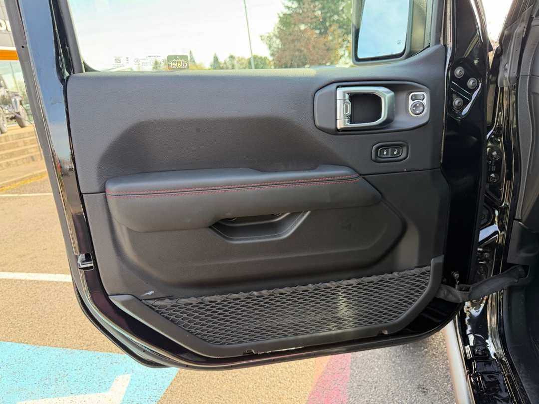 2026 Jeep Wrangler Rubicon - Image 13