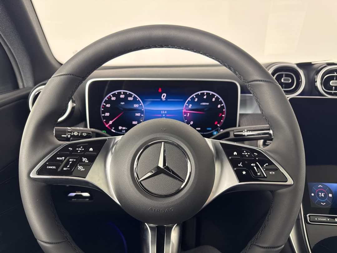 2026 Mercedes-Benz GLC GLC 300 - Image 28
