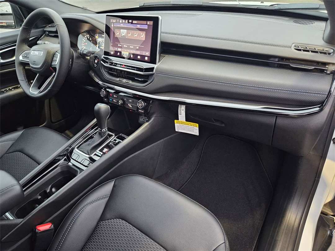 2026 Jeep Compass Latitude - Image 35