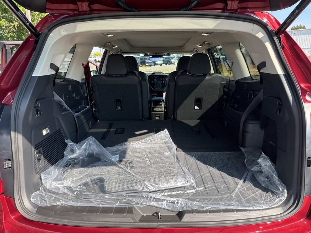 2025 Subaru Ascent Onyx Edition Touring - Image 29