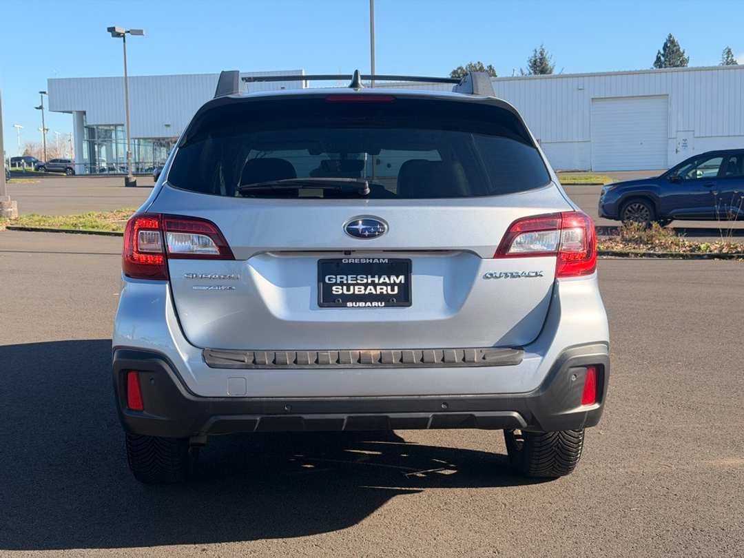 2018 Subaru Outback 2.5i - Image 6