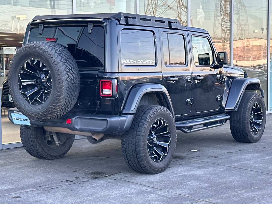 2019 Jeep Wrangler Unlimited Sahara - Image 3