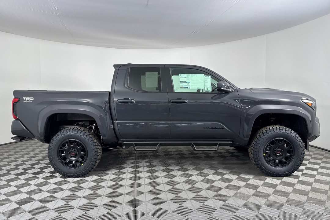 Toyota Tacoma - Image 2