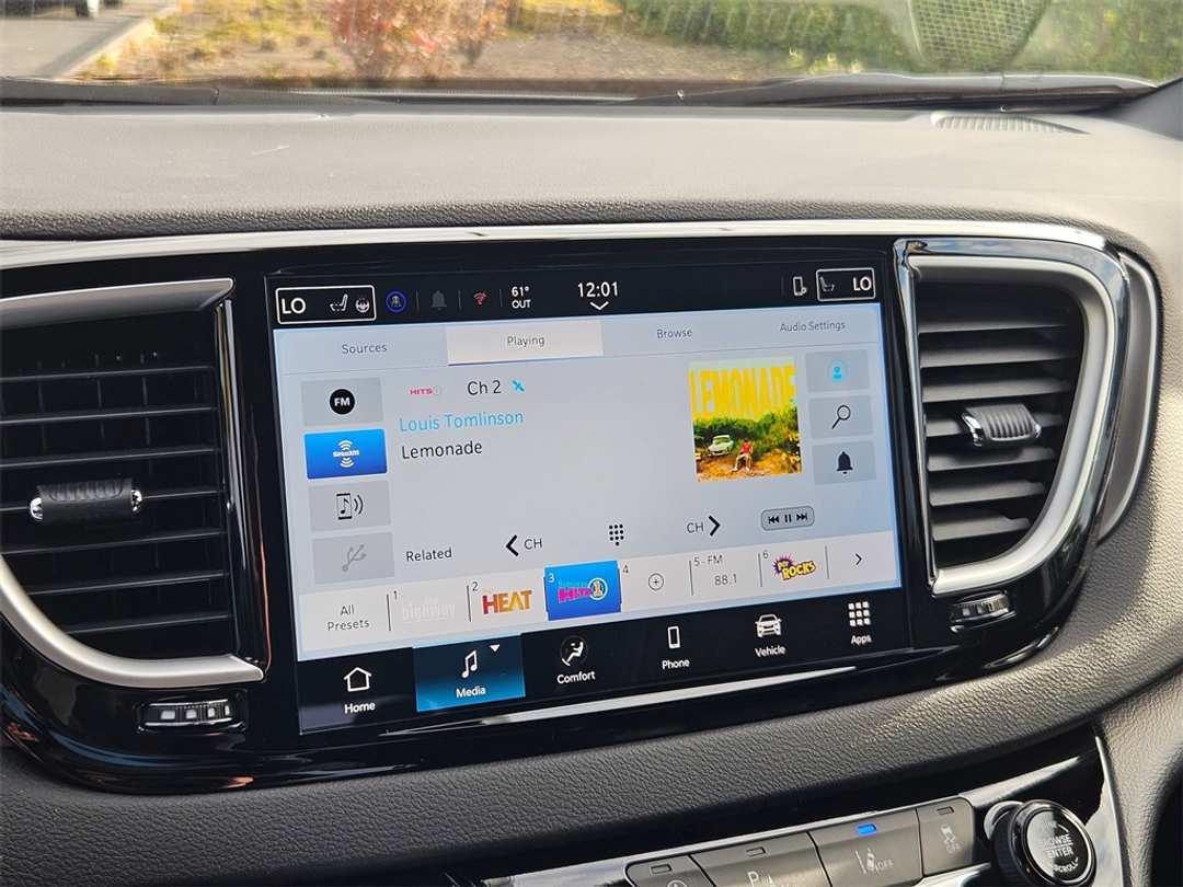 2026 Chrysler Voyager LX - Image 20