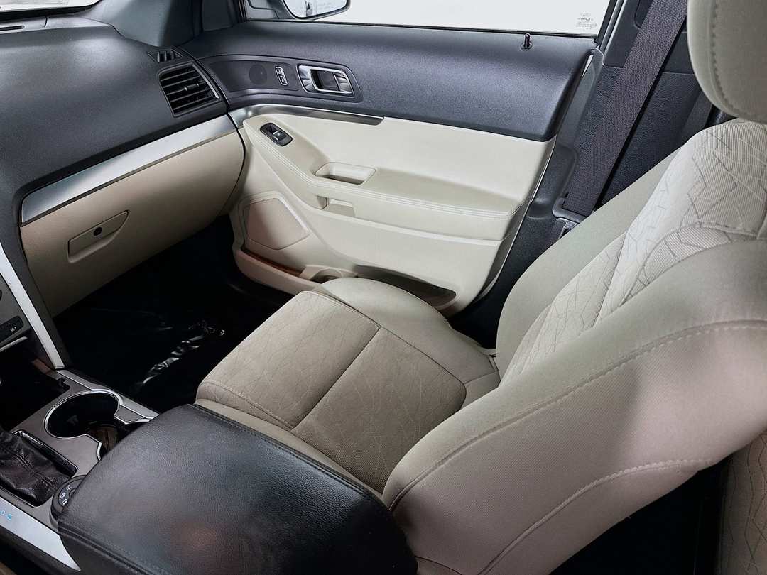 2015 Ford Explorer Base - Image 21