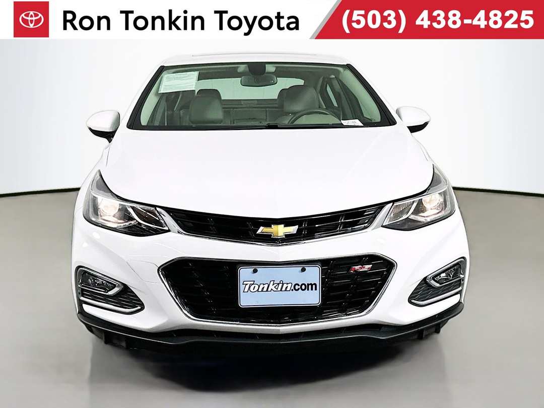 2017 Chevrolet Cruze Premier - Image 2