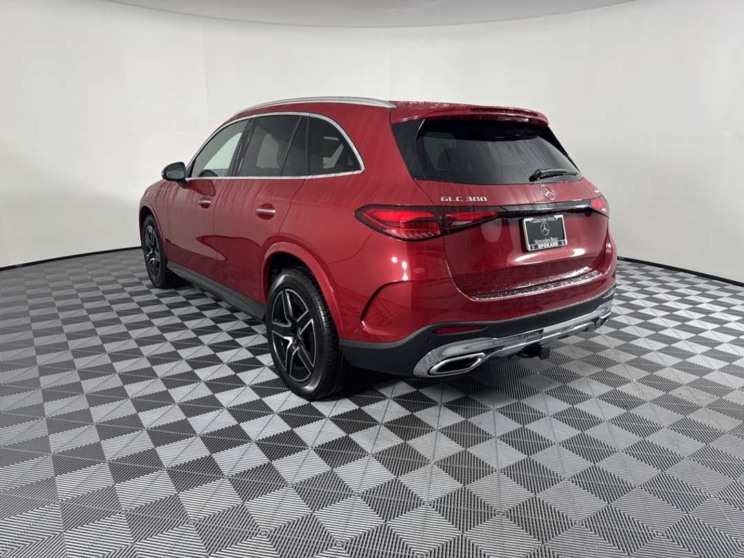 2026 Mercedes-Benz GLC GLC 300 - Image 4