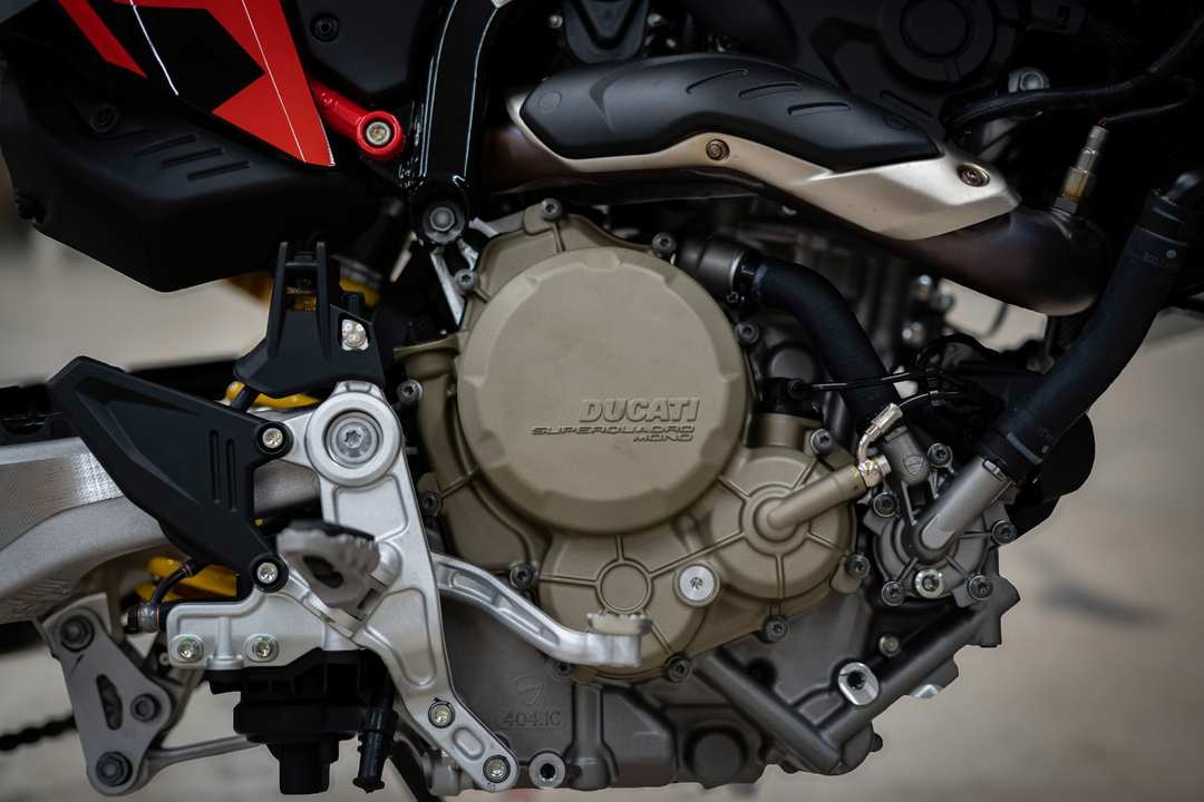 2025 Ducati Hypermotard 698 Mono Rve - Image 5