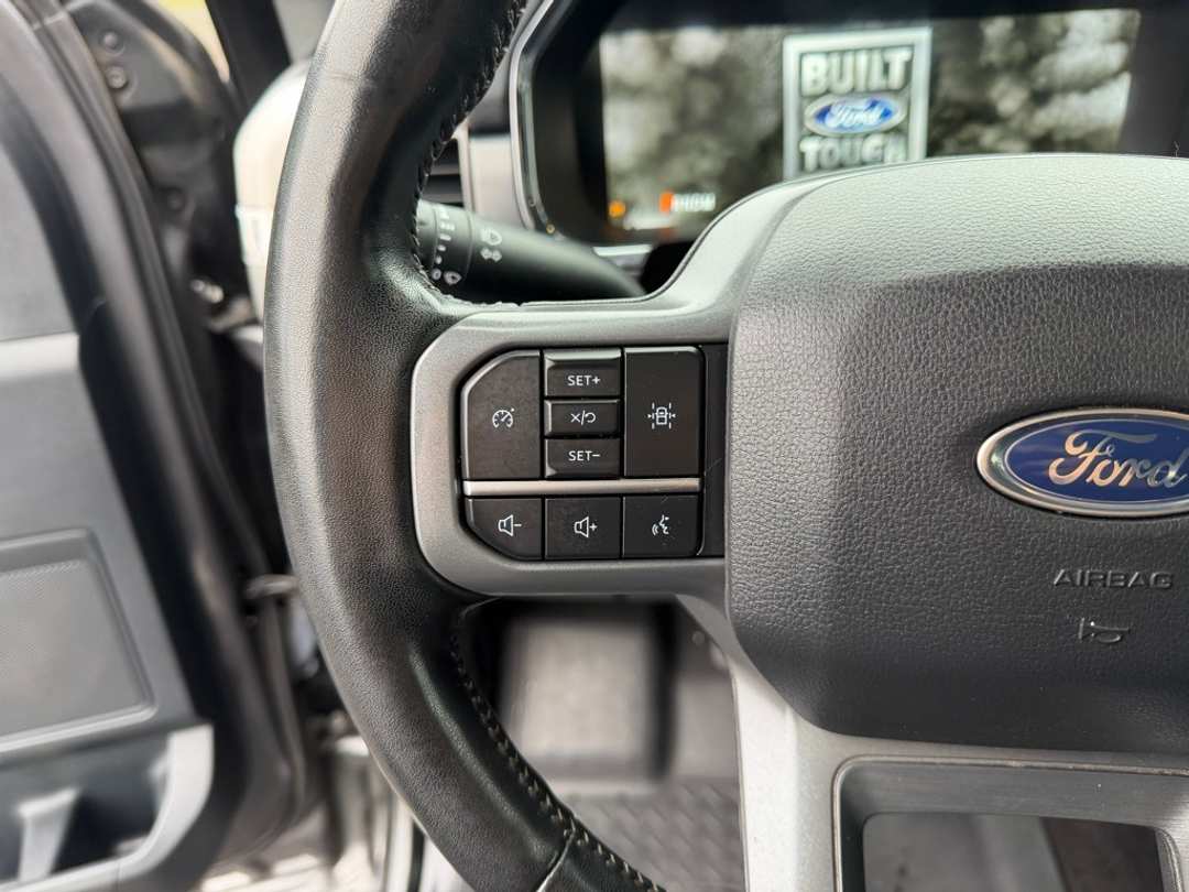 2022 Ford F-150 Lariat - Image 19