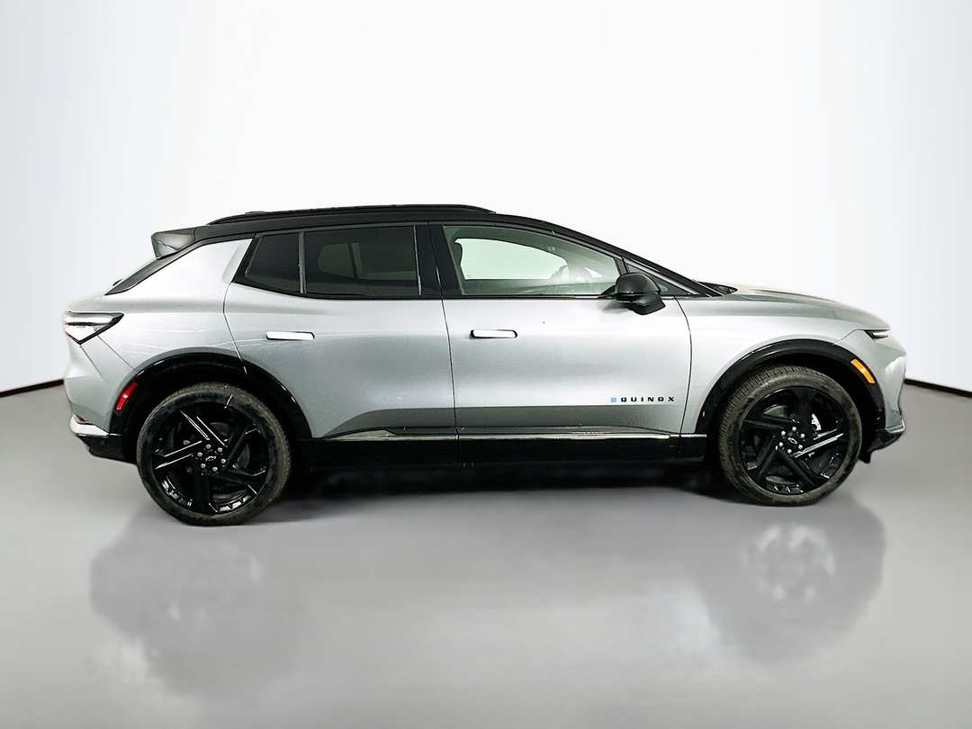 2026 Chevrolet Equinox Ev RS - Image 8