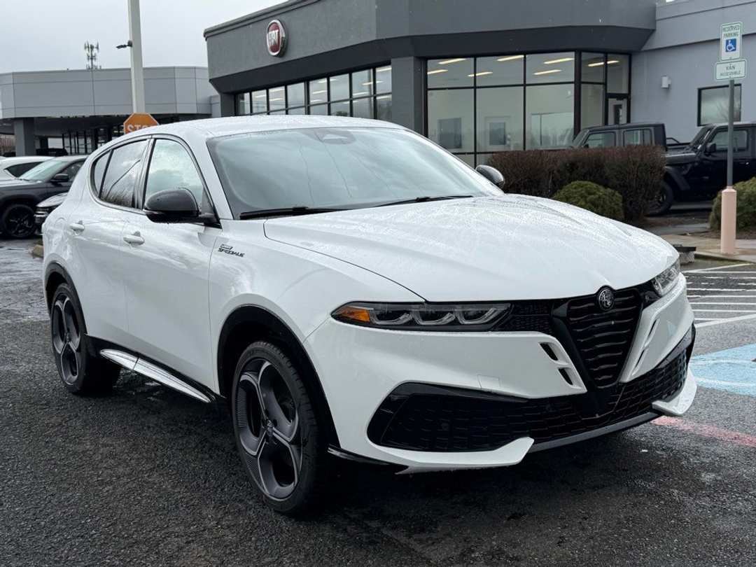 2026 Alfa Romeo Tonale Sport Speciale - Image 2