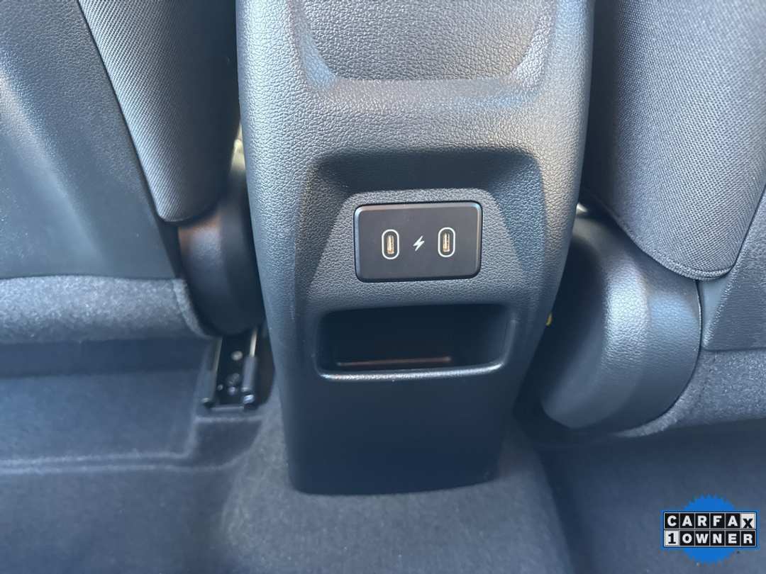 2025 Hyundai Venue SEL - Image 33