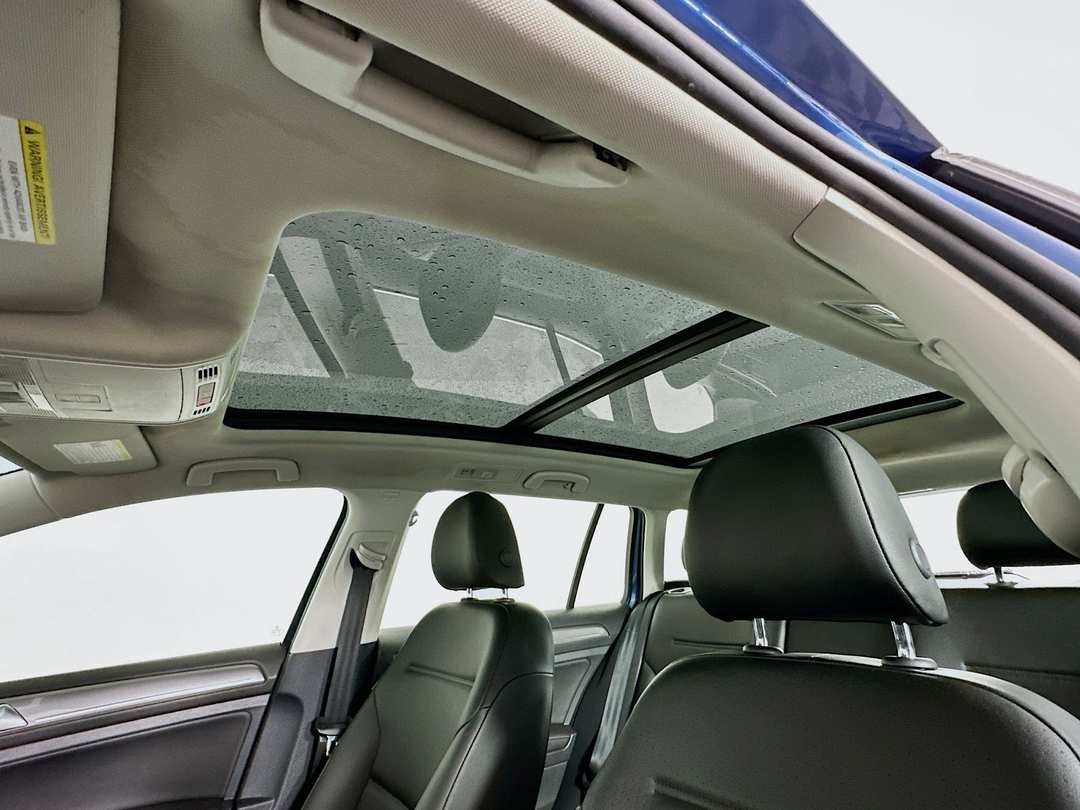 2017 Volkswagen Golf Alltrack TSI S - Image 23